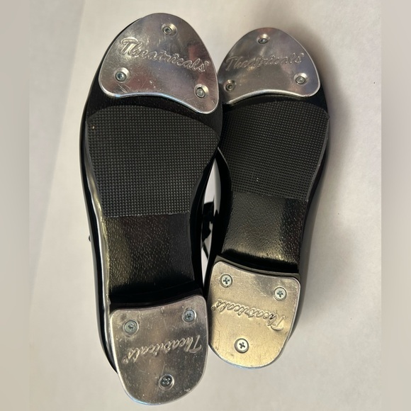 Theatrical girls black tap dance shoes with velcro strap easy on & off size 9. H - Picture 4 of 10